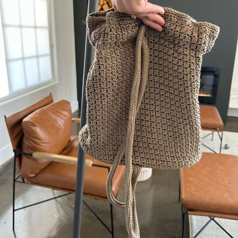 Crochet drawstring backpack - Picture 4 of 4